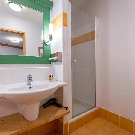 2 Bed With Sunny Balcony - Arc 1950 - Sources De Marie Lägenhet